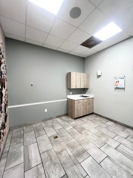 More Photos Of 1060 Cypress Pky, Kissimmee Medical For Lease