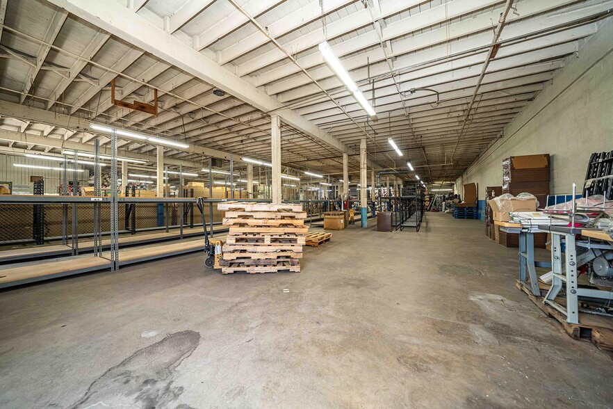 More Photos Of 4383 Fruitland Ave, Vernon Manufacturing For Sale