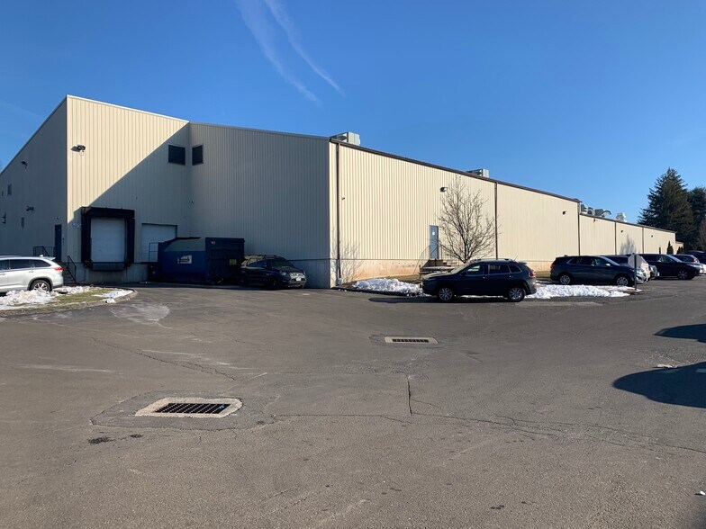 More Photos Of 254-260 Branford Rd, North Branford Industrial For Sale