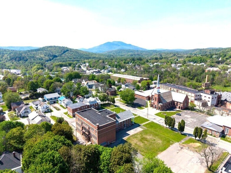 More Photos Of 16 Central st, Claremont Specialty For Sale