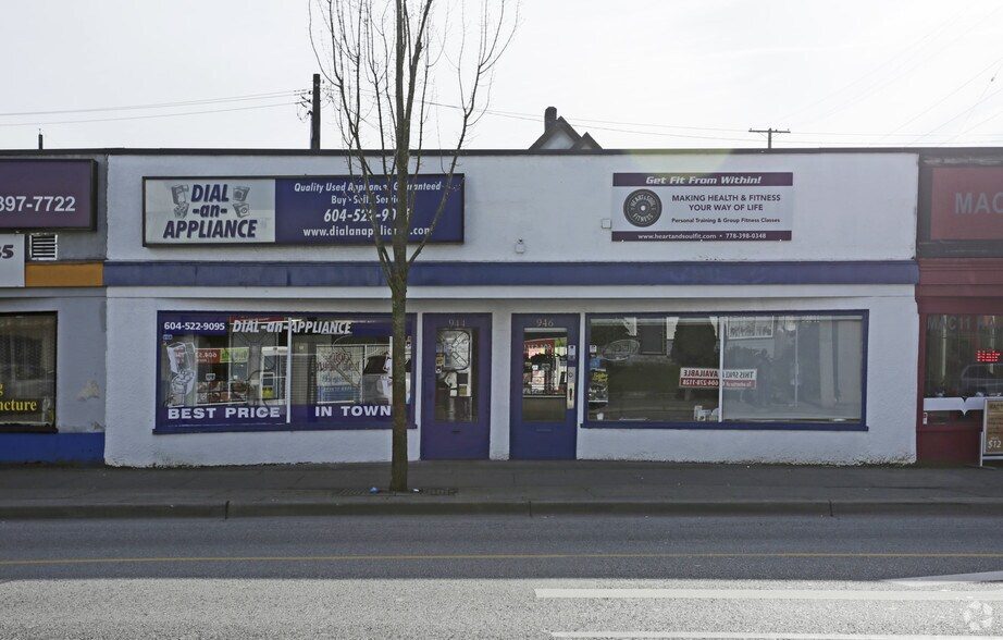More Photos Of 948-950 12th St, New Westminster Storefront For Lease