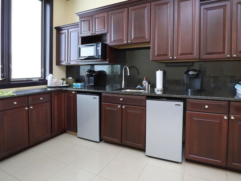 More Photos Of 188 Van Buren St, Staten Island Warehouse For Sale