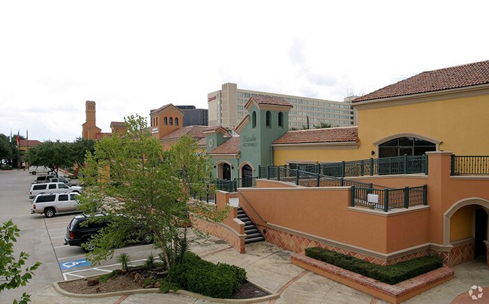 More Photos Of 10001 Westheimer Rd, Houston Unknown For Lease