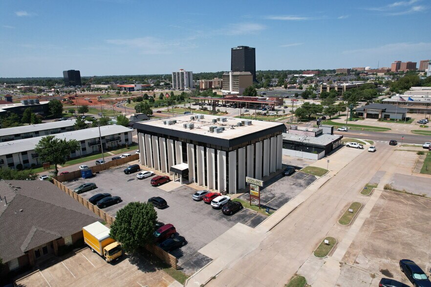 More Photos Of 2828 NW 57th St, Oklahoma City Office For Lease