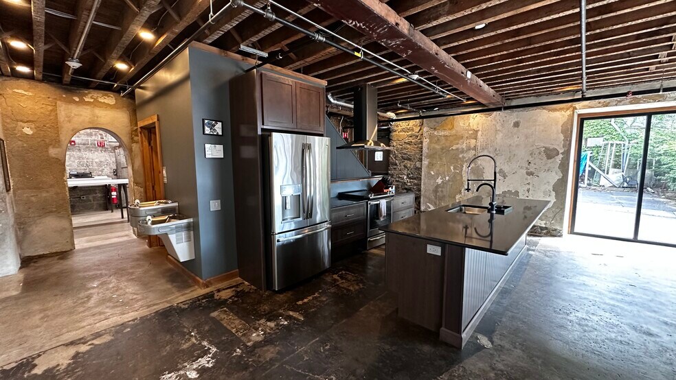 More Photos Of 225 Ferry St, Easton Office Residential For Lease