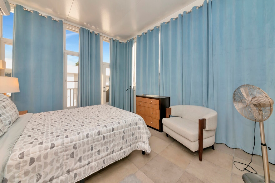 More Photos Of 1345 2nd St, Sarasota Office Residential For Sale