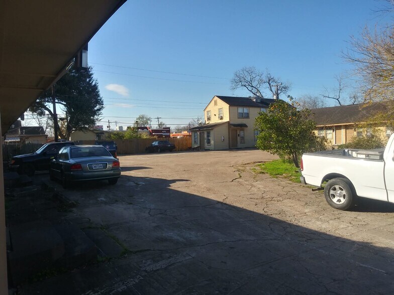 More Photos Of 1026 Miles St, Rosenberg Apartments For Sale