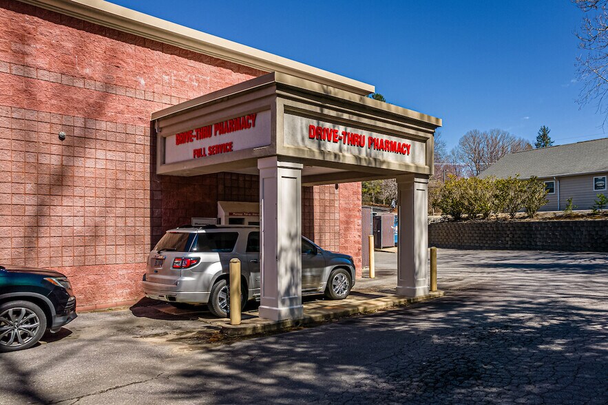 More Photos Of 425 W State St, Black Mountain Drugstore For Sale