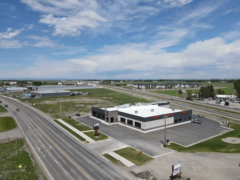 More Photos Of 870 N 2nd E, Rexburg General Retail For Lease