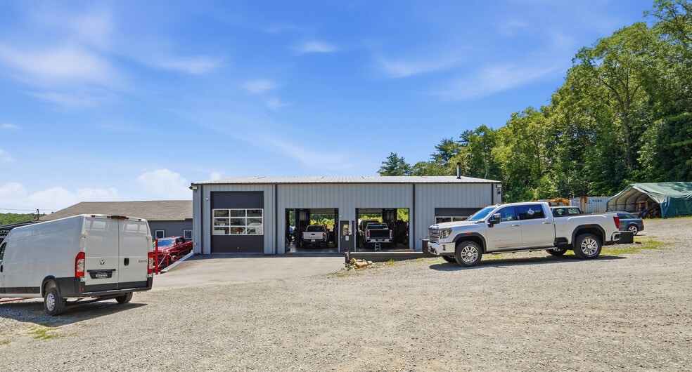 More Photos Of 1097 Eddie Dowling Hwy, North Smithfield Service Station For Sale