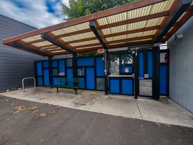 More Photos Of 6130-6144 SE Foster Rd, Portland Freestanding For Lease
