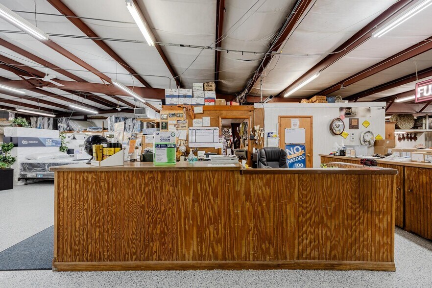 More Photos Of 1060 SR 29 S, LaBelle General Retail For Sale