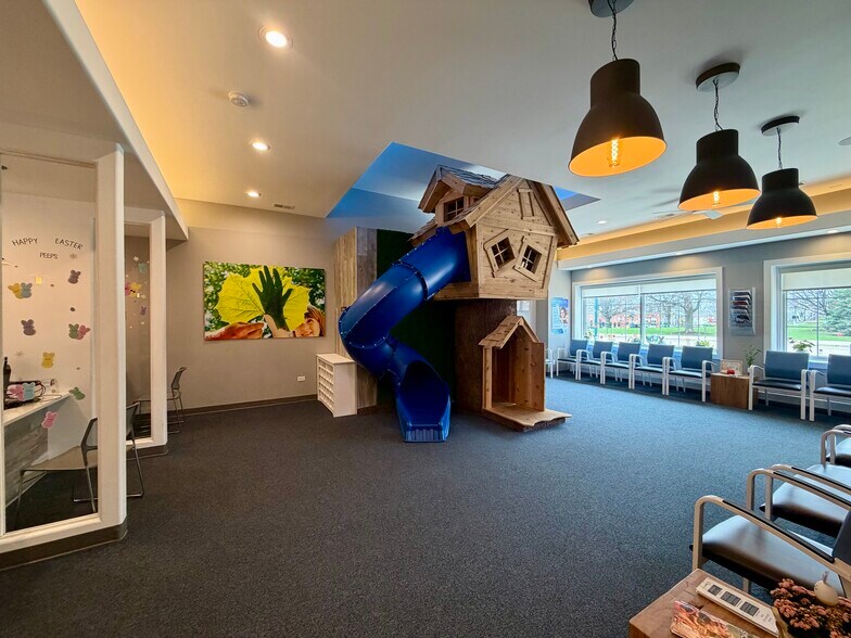 More Photos Of 134 W State St, Sycamore Office Residential For Sale