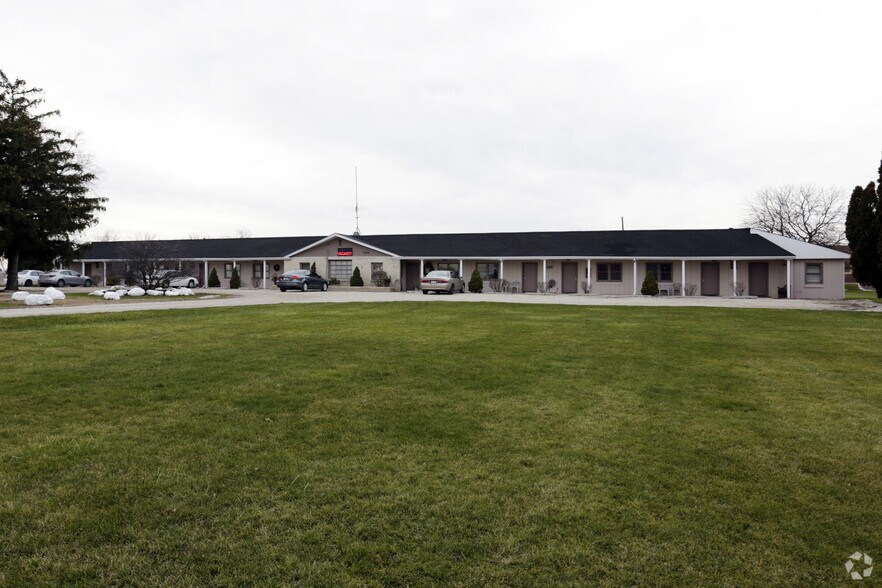 Primary Photo Of 16000 Wolf Rd, Orland Park Hotel For Sale