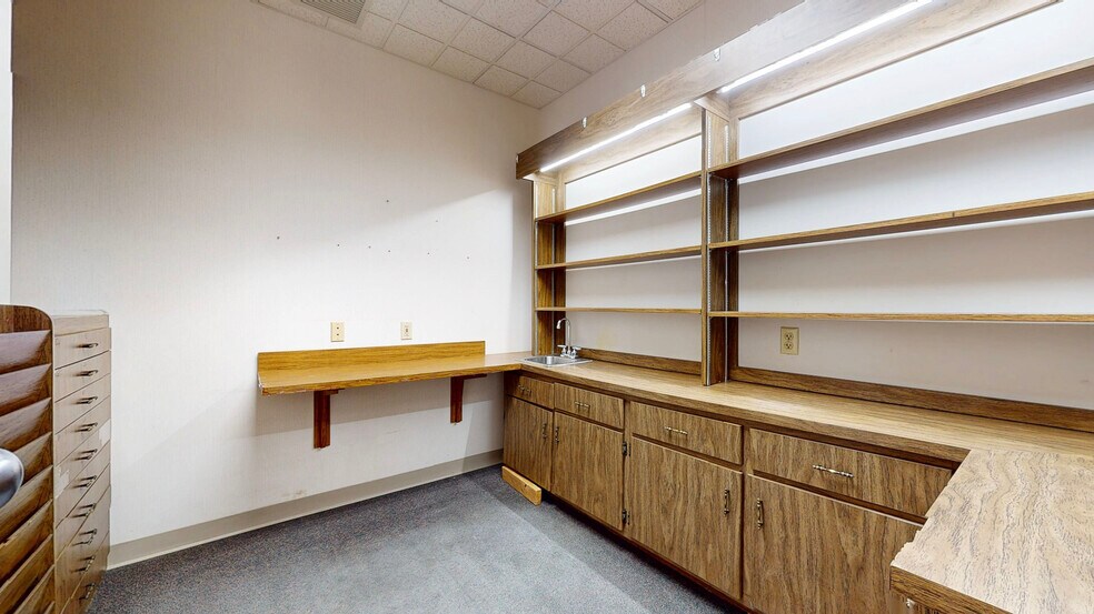 More Photos Of 2228-2230 Sunset Blvd, Steubenville Office For Lease