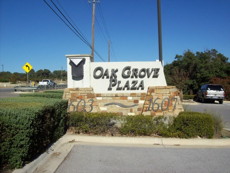 More Photos Of 1603 Ranch Road 620 N, Lakeway Office For Lease