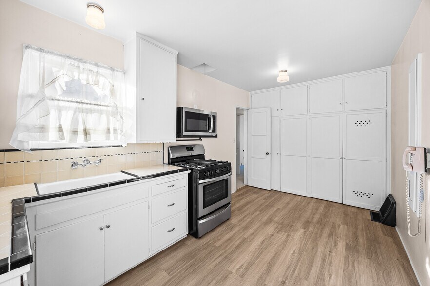 More Photos Of 1047 N San Gabriel Ave, Azusa Apartments For Sale