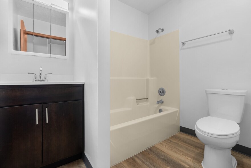 More Photos Of 652 Northgate Cir, Rochester Multifamily For Sale