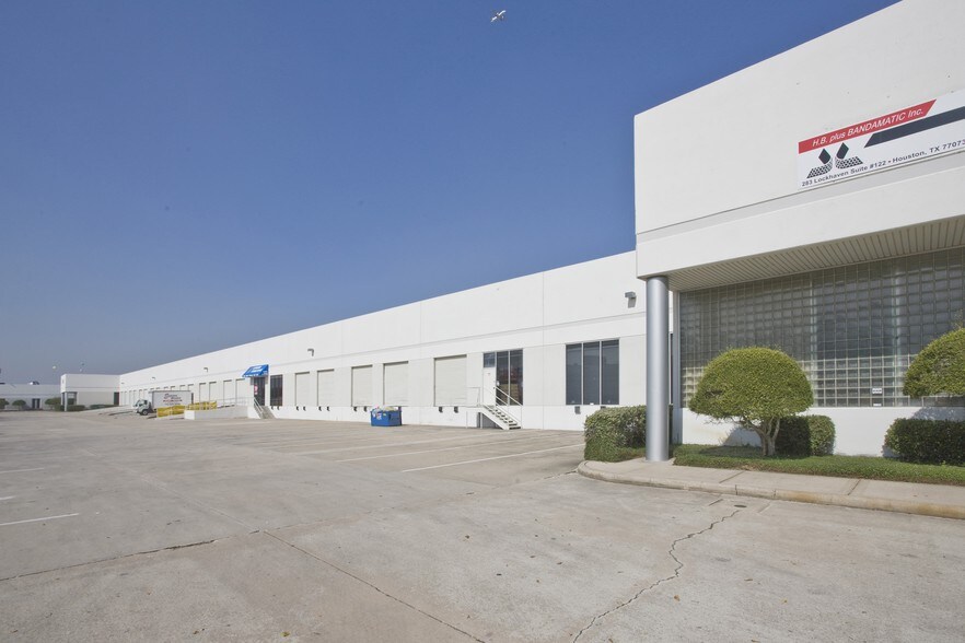 More Photos Of 283 Lockhaven Dr, Houston Warehouse For Lease