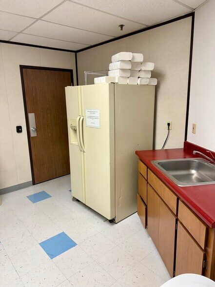 More Photos Of 333 W Nye Ln, Carson City Office For Sale