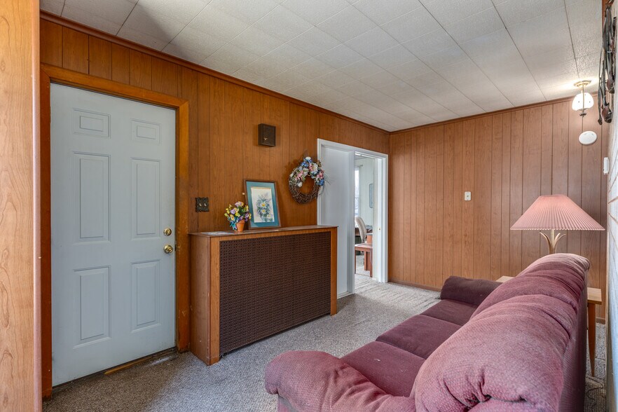 More Photos Of 425 W Main St, Staunton Office For Sale