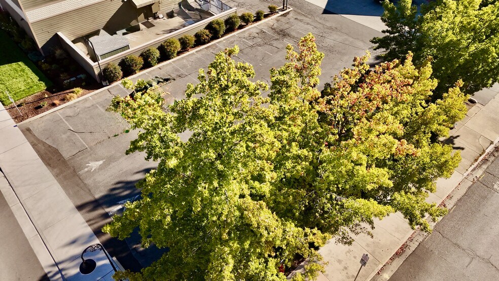 More Photos Of 115 S Main St, Yreka General Retail For Sale