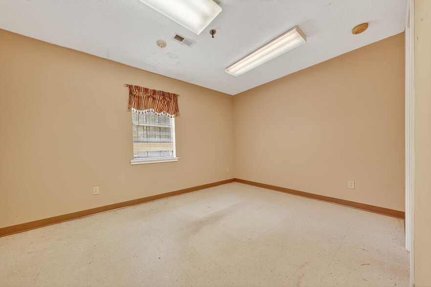 More Photos Of 1324-1325 Highway 195, Jasper Assisted Living For Sale