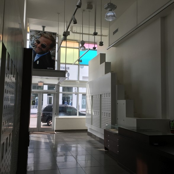 More Photos Of 227 8th St, Miami Beach General Retail For Lease