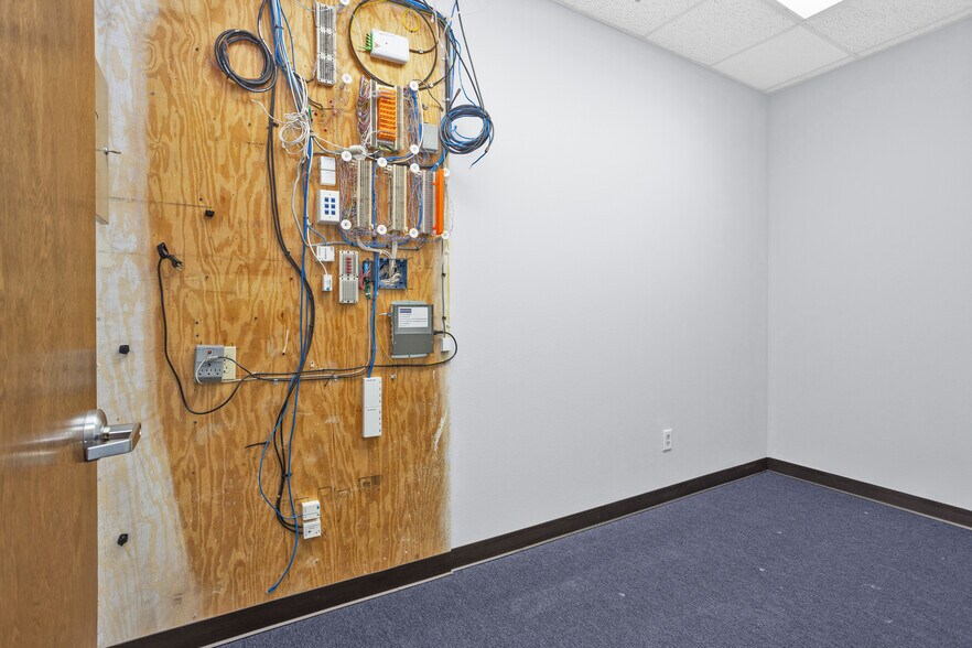 More Photos Of 1207 N Fm 3083 Rd, Conroe Distribution For Lease