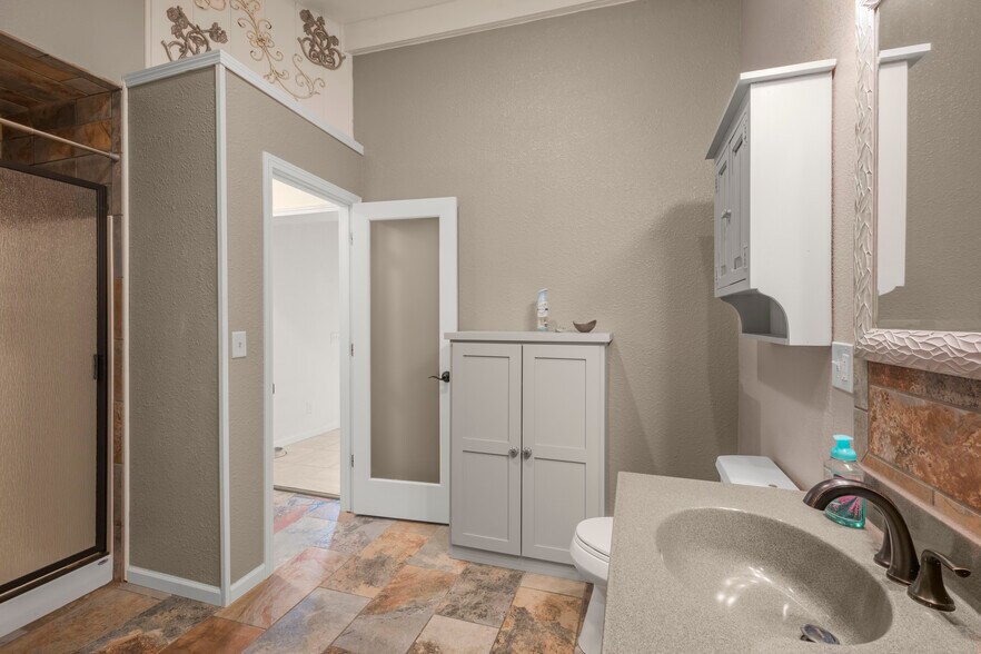 More Photos Of 90917 240th St, Austin Light Distribution For Sale