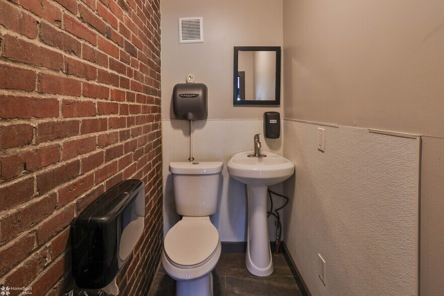 More Photos Of 2101 W Liberty St, Allentown Bar For Sale