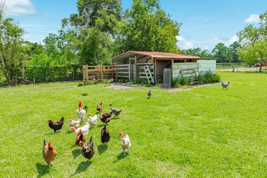 More Photos Of 2230 Nancy St, Alvin Specialty For Sale