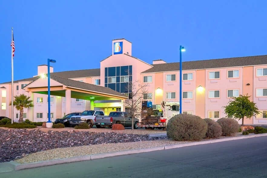 More Photos Of 2120 Summit Ct, Las Cruces Hotel For Sale