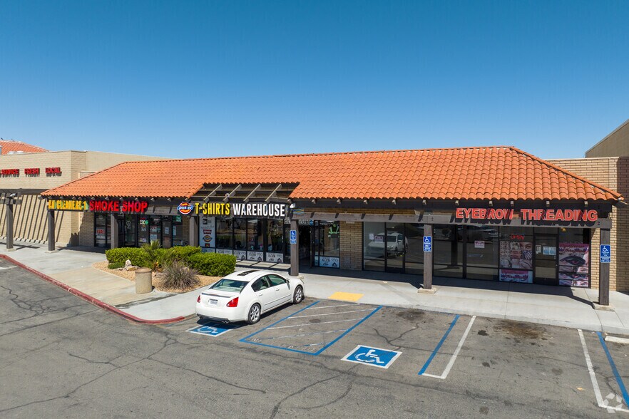 More Photos Of 21640 Bear Valley Rd, Apple Valley Storefront For Sale