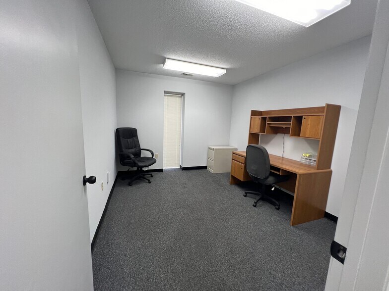 More Photos Of 585 Old Georgia Rd, Moore Warehouse For Lease
