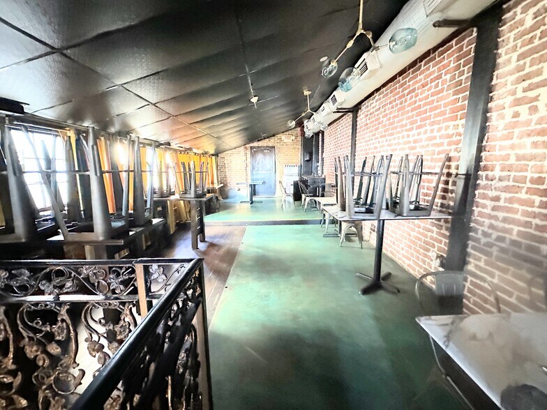 More Photos Of 1910 Magazine St, New Orleans Storefront Retail Residential For Lease