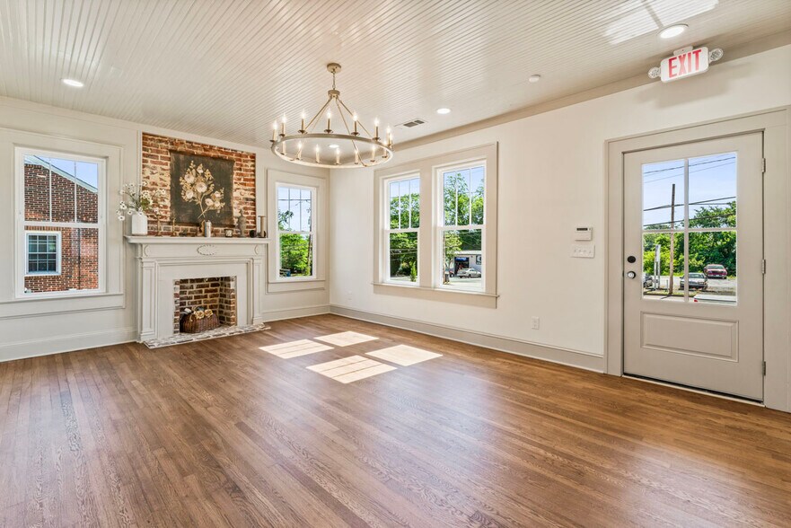 More Photos Of 56 Atlanta St, McDonough Office For Sale