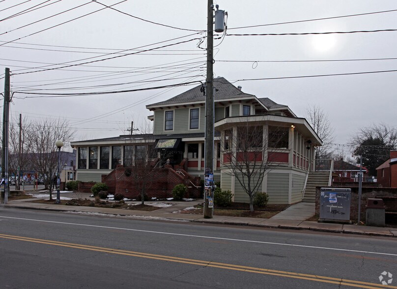More Photos Of 3228 N Davidson St, Charlotte Restaurant For Lease