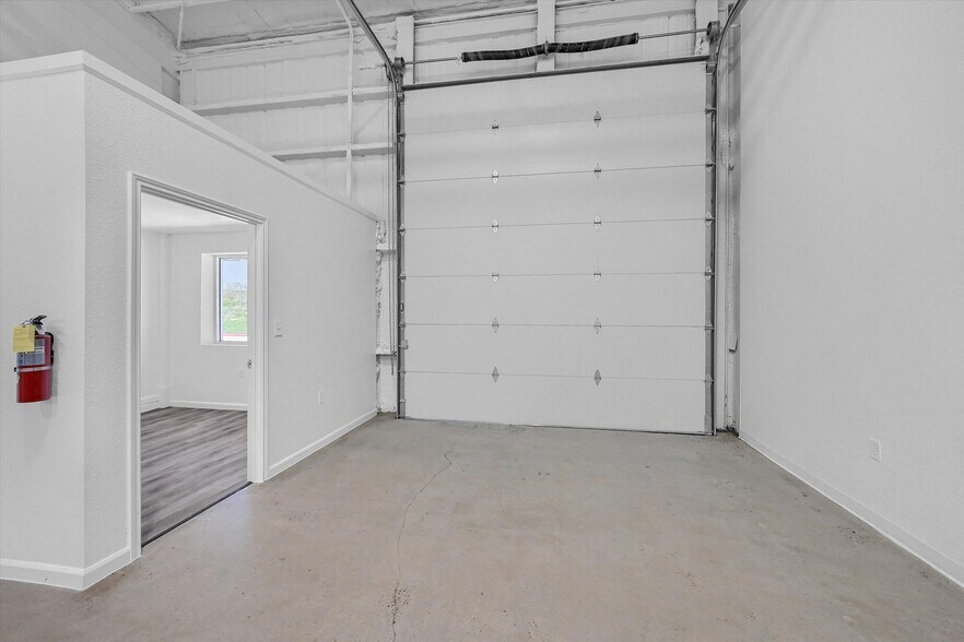 More Photos Of 2410 N Frisco Rd, Sherman Flex For Sale