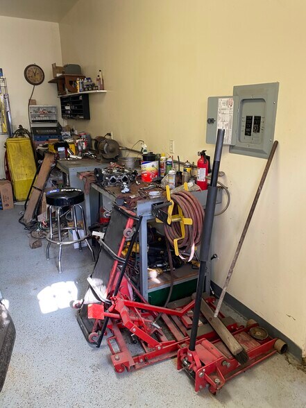 More Photos Of 4875 Black Oak Mine Rd, Garden Valley Auto Dealership For Sale