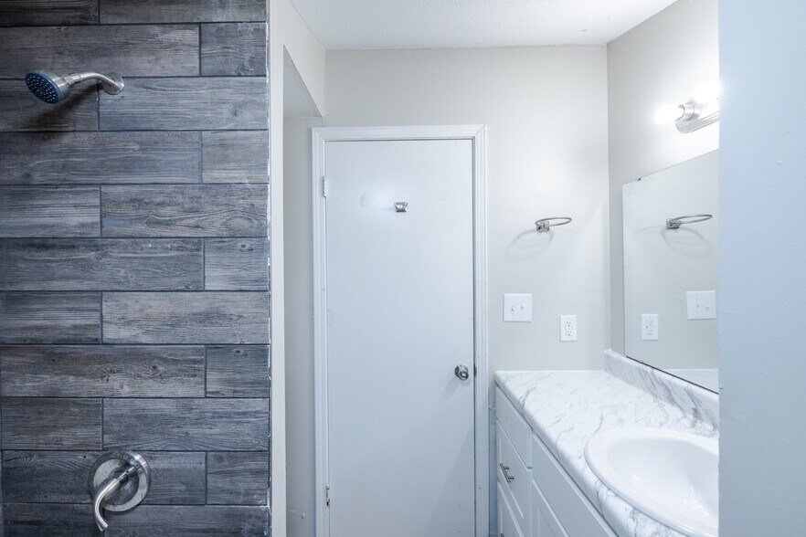 More Photos Of 961 Old Hickory Blvd, Jackson Apartments For Sale