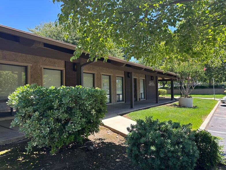 More Photos Of 1370 Ridgewood Dr, Chico Office For Sale