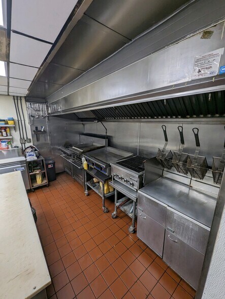 More Photos Of 32600 N State Route 44, Slate Run Hotel For Sale