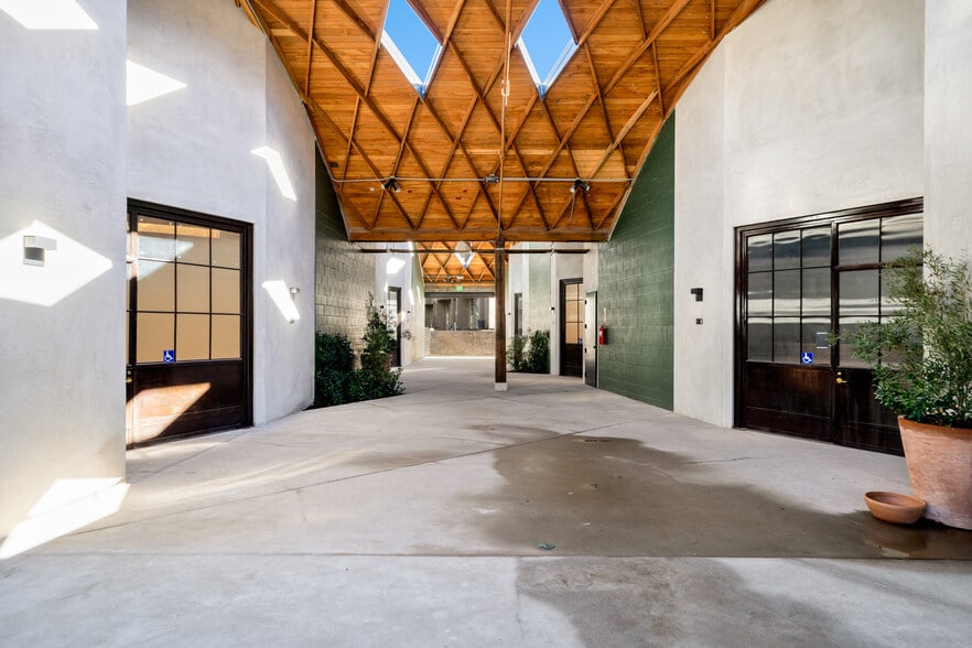 More Photos Of 1801 Blake Ave, Los Angeles Flex For Lease