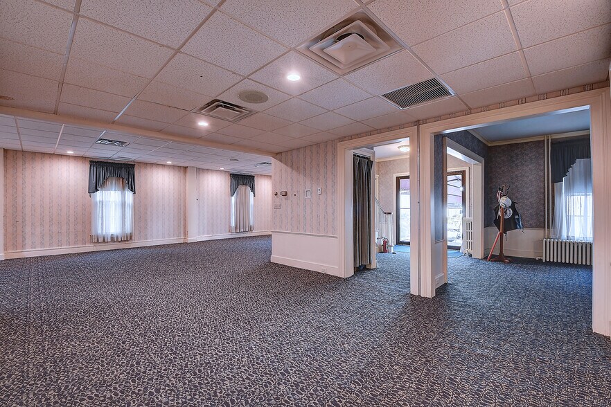 More Photos Of 201 Meadow St, Naugatuck Office For Sale