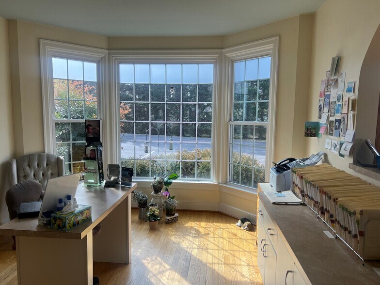 More Photos Of 904 Apperson Dr, Salem Office For Sale