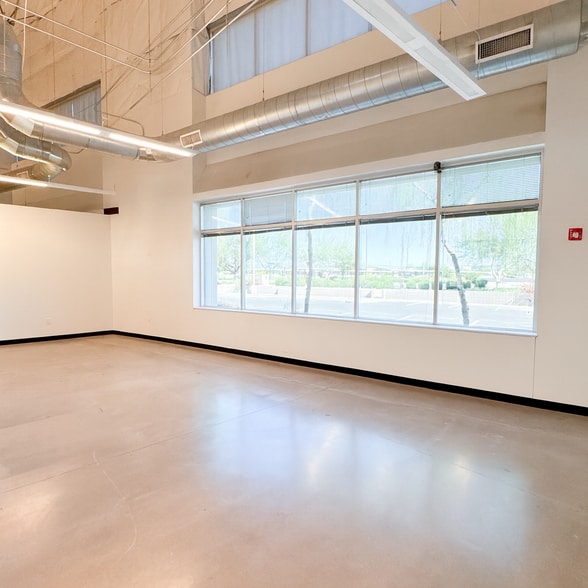 More Photos Of 4750 S 44th Pl, Phoenix Research And Development For Lease