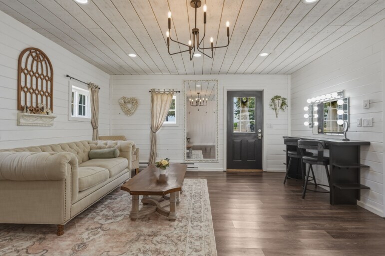 More Photos Of 1713 165th St, Manchester Specialty For Sale