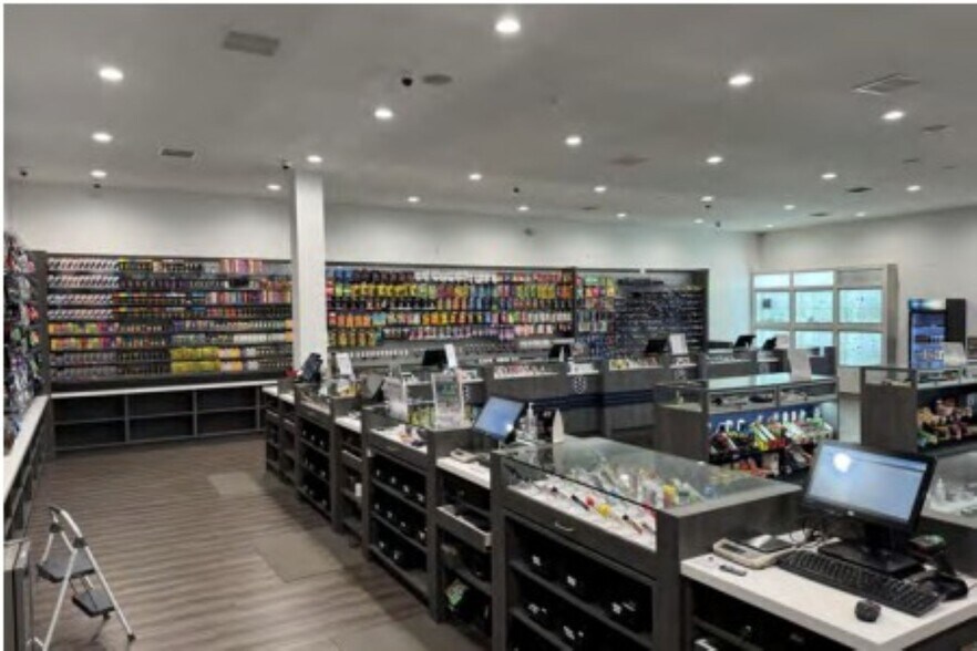 More Photos Of 1901 S Mission St, Mount Pleasant General Retail For Lease