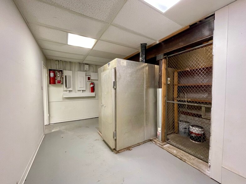 More Photos Of 2323 Dayton St, Aurora Freestanding For Lease